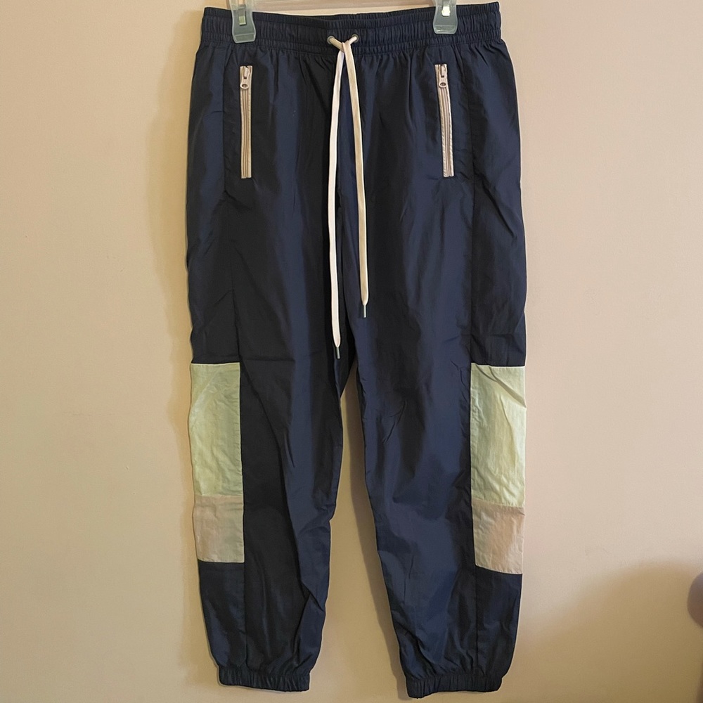 AE Windbreaker Pants